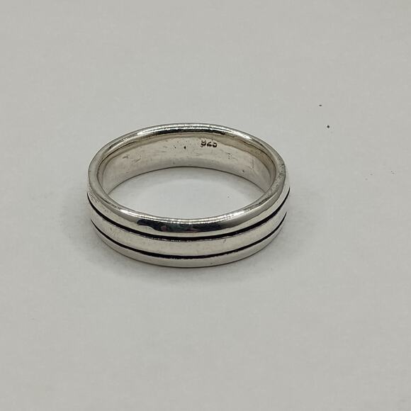 Grooved Band in a Satin Finish Sterling Silver Sz 10.25 - Picture 4 of 7